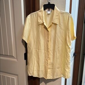 Chaus Sport Cream Short Sleeve Shirt